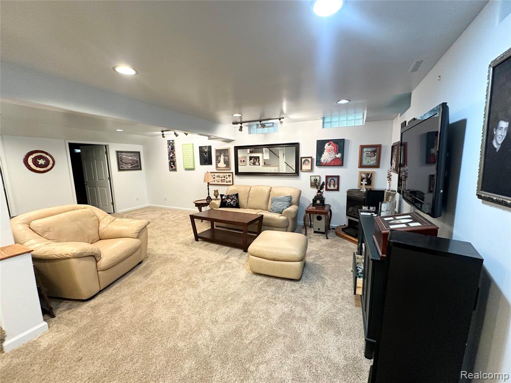 41723 Glade Road, Unit 37 Canton, MI 48187 - Photo 38 of 44 Gallery Image 38