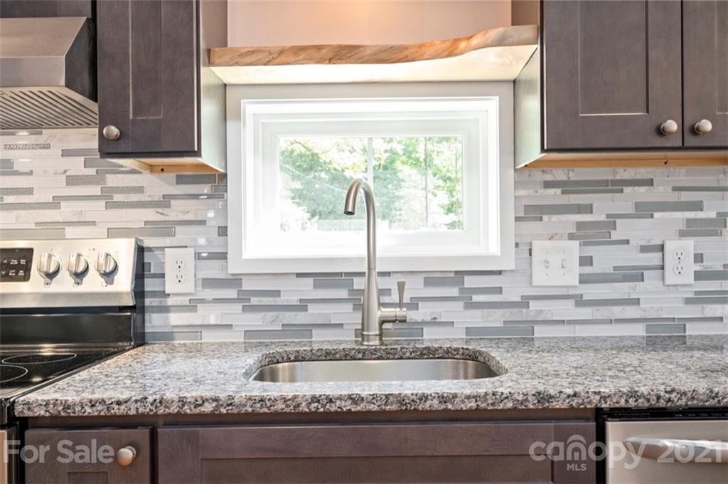 526 Fisher Road, Unit L4B Brevard, NC 28712 - Photo 11 of 29 Gallery Image 11