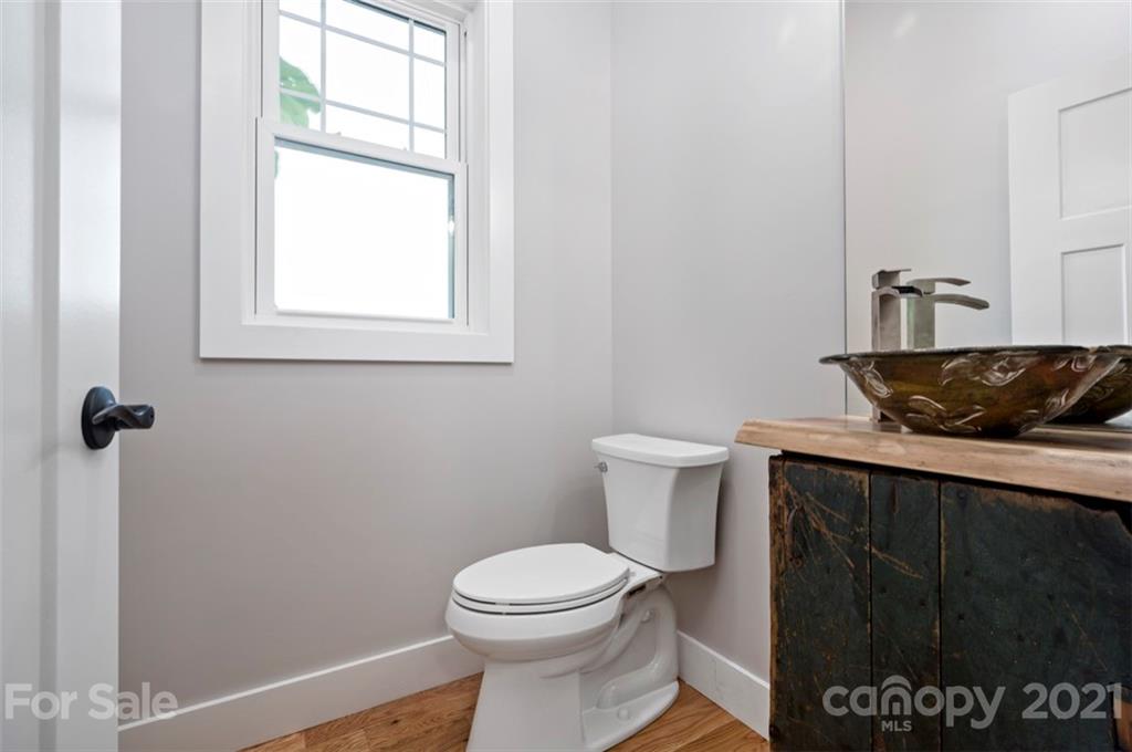 526 Fisher Road, Unit L4B Brevard, NC 28712 - Photo 13 of 29 Gallery Image 13