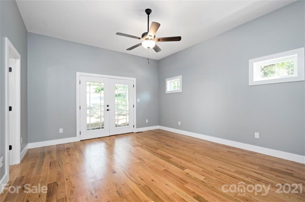 526 Fisher Road, Unit L4B Brevard, NC 28712 - Photo 14 of 29 Gallery Image 14