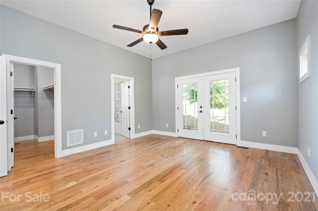 526 Fisher Road, Unit L4B Brevard, NC 28712 - Photo 15 of 29 Gallery Image 15