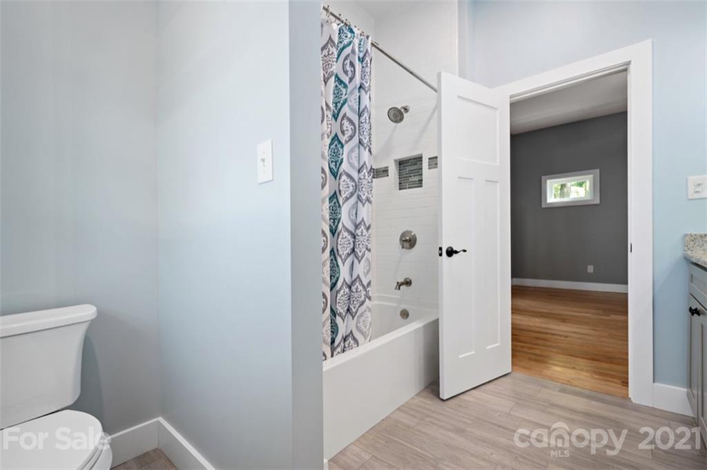 526 Fisher Road, Unit L4B Brevard, NC 28712 - Photo 17 of 29 Gallery Image 17