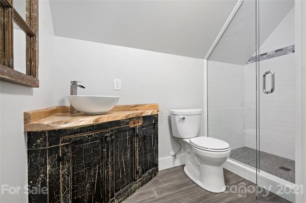 526 Fisher Road, Unit L4B Brevard, NC 28712 - Photo 20 of 29 Gallery Image 20
