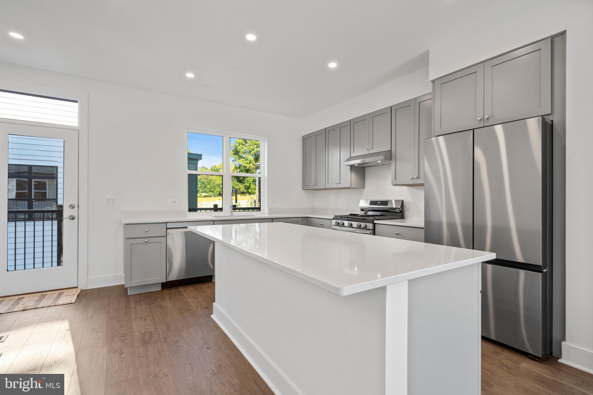 2038 Tysons Ridgeline Road Falls Church, VA 22043 - Photo 19 of 42 Kitchen perfect for cooks & guests