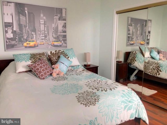 $350,000 | 1600 Arch Street, Unit 703, Philadelphia, PA 19103