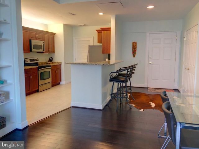 $350,000 | 1600 Arch Street, Unit 703, Philadelphia, PA 19103