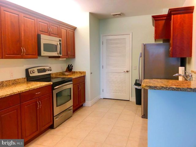 $350,000 | 1600 Arch Street, Unit 703, Philadelphia, PA 19103