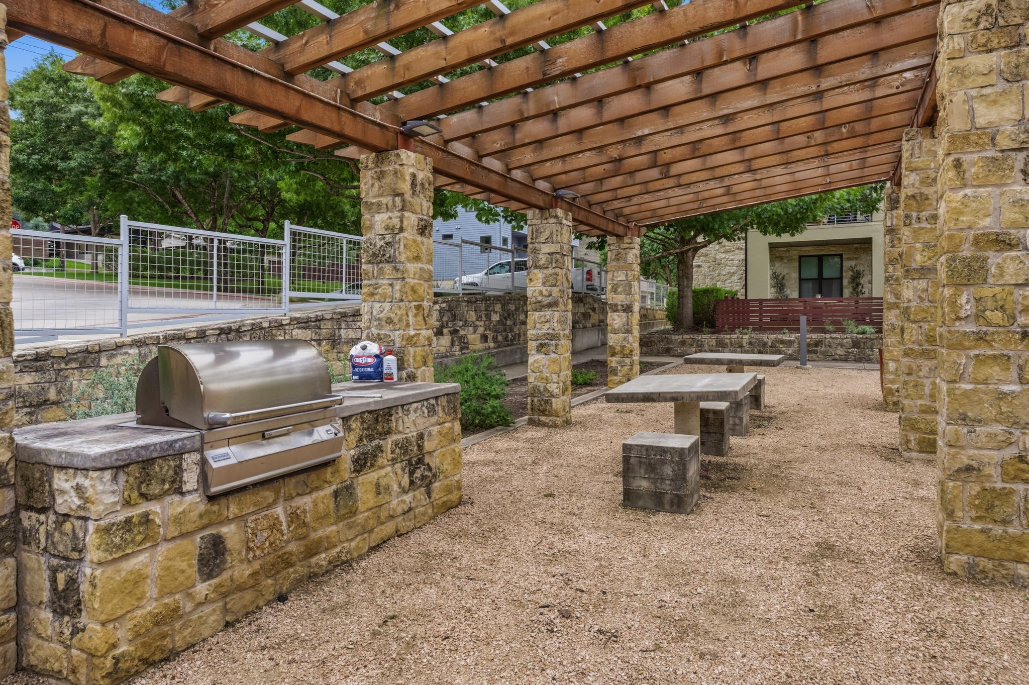 2712 South 5th Street, Unit B Austin, TX 78704 - Photo 33 of 34 Community grilling area