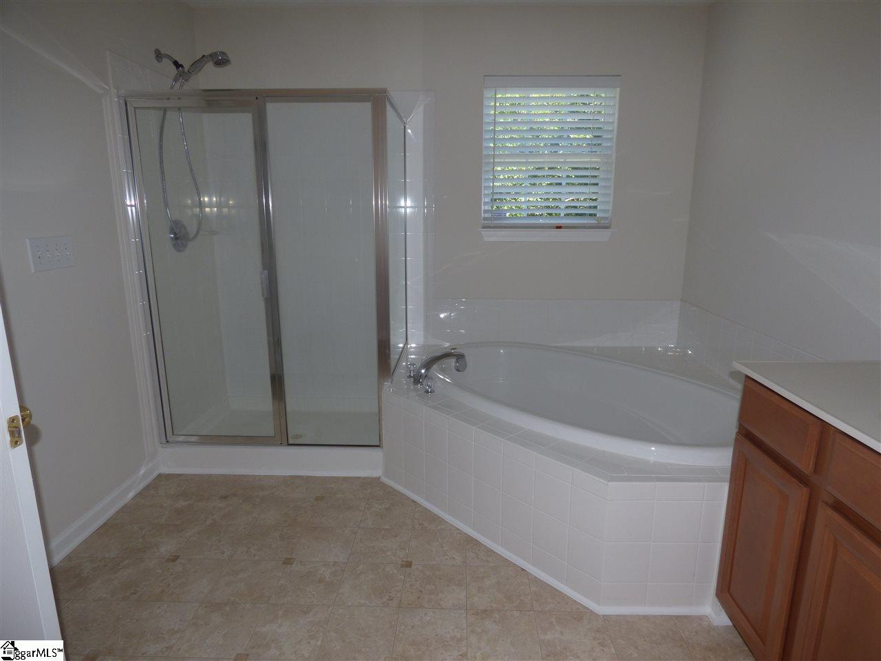 343 Amberleaf Way Simpsonville, SC 29681 - Photo 10 of 34 Gallery Image 10