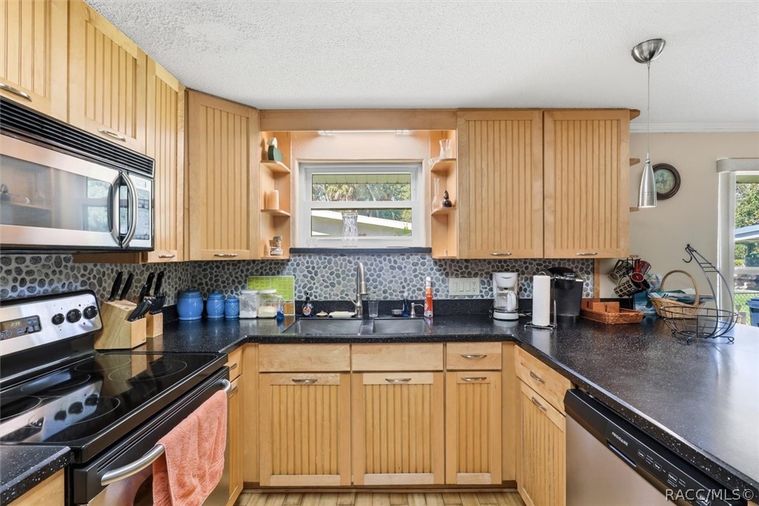 9459 West Spring Cove Road Homosassa, FL 34448 - Photo 17 of 48 Gallery Image 17