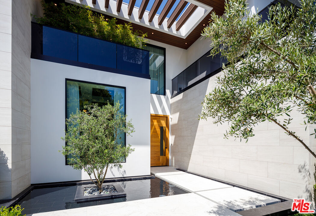 1475 Bel Air Road Los Angeles, CA 90077 - Photo 3 of 30