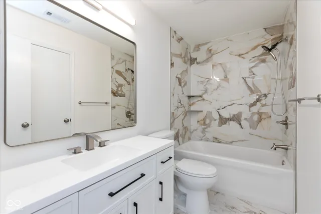 $299,900 | 7399 Glendale Drive, Avon, IN 46123