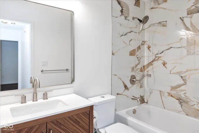 $299,900 | 7399 Glendale Drive, Avon, IN 46123