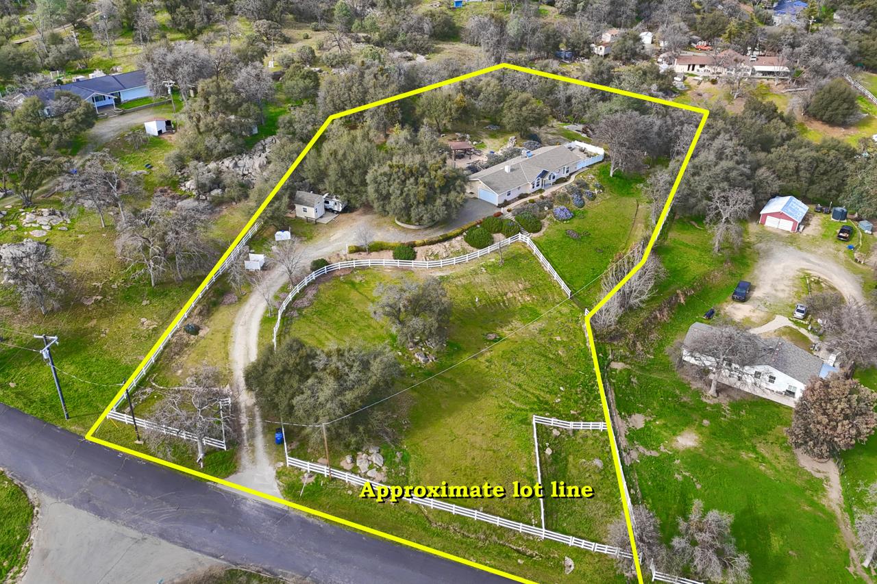 44755 Savage Road Coarsegold, CA 93614 - Photo 3 of 70