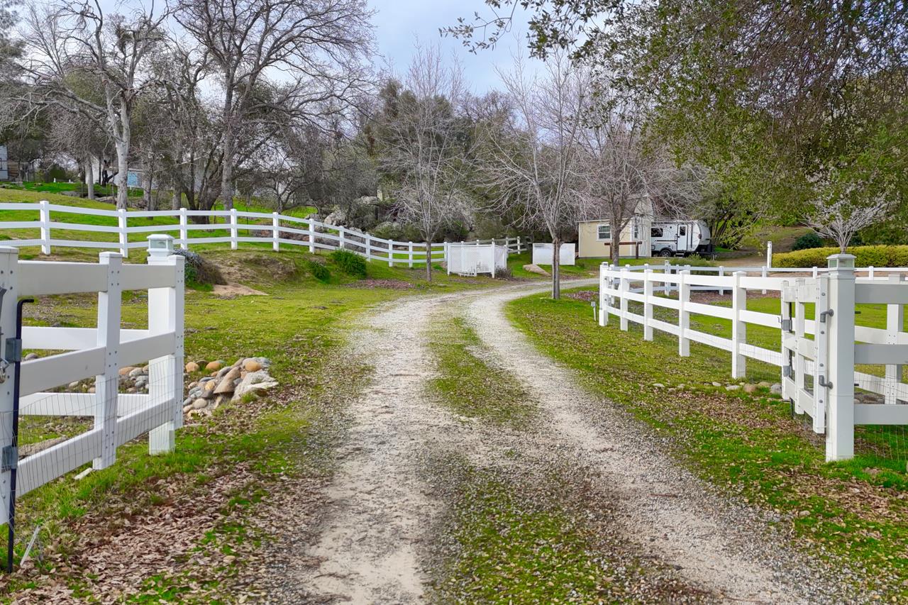 44755 Savage Road Coarsegold, CA 93614 - Photo 66 of 70