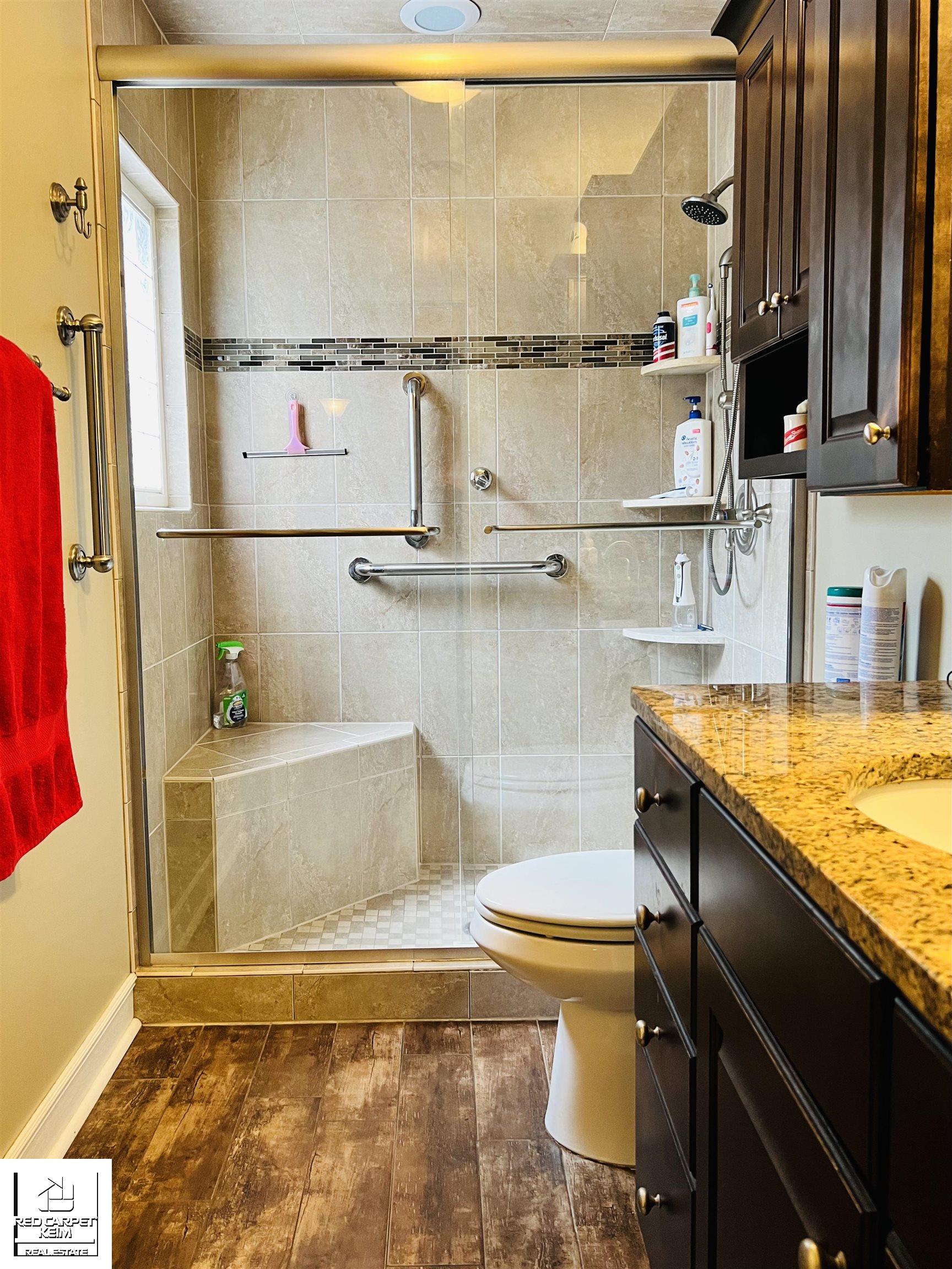 2437 North Vassar Road Burton, MI 48509 - Photo 11 of 27 50123536-10.JPG