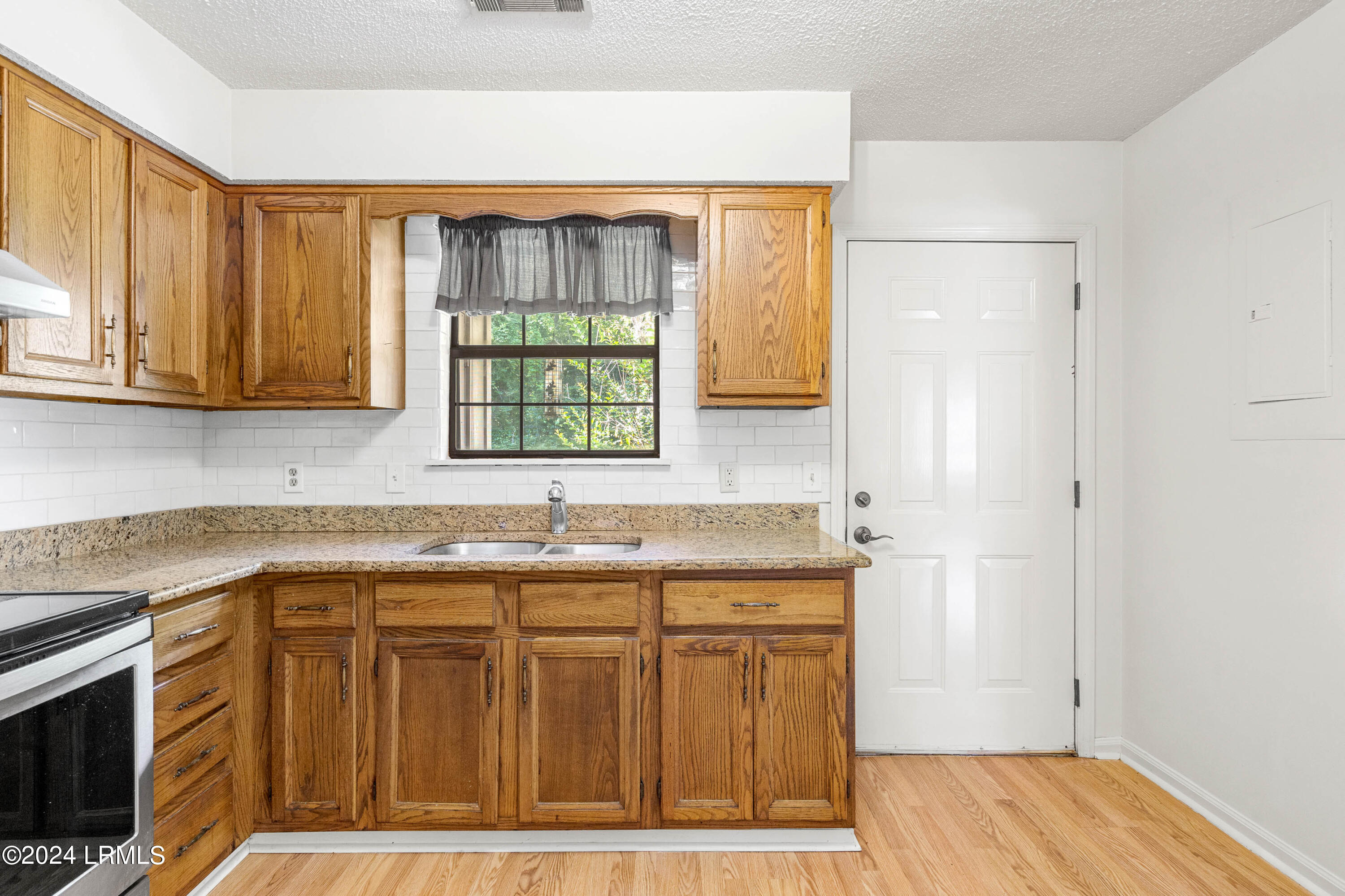 98 State Rd S-7-596 Beaufort, SC 29906 - Photo 16 of 30 98 Possum Hill-16