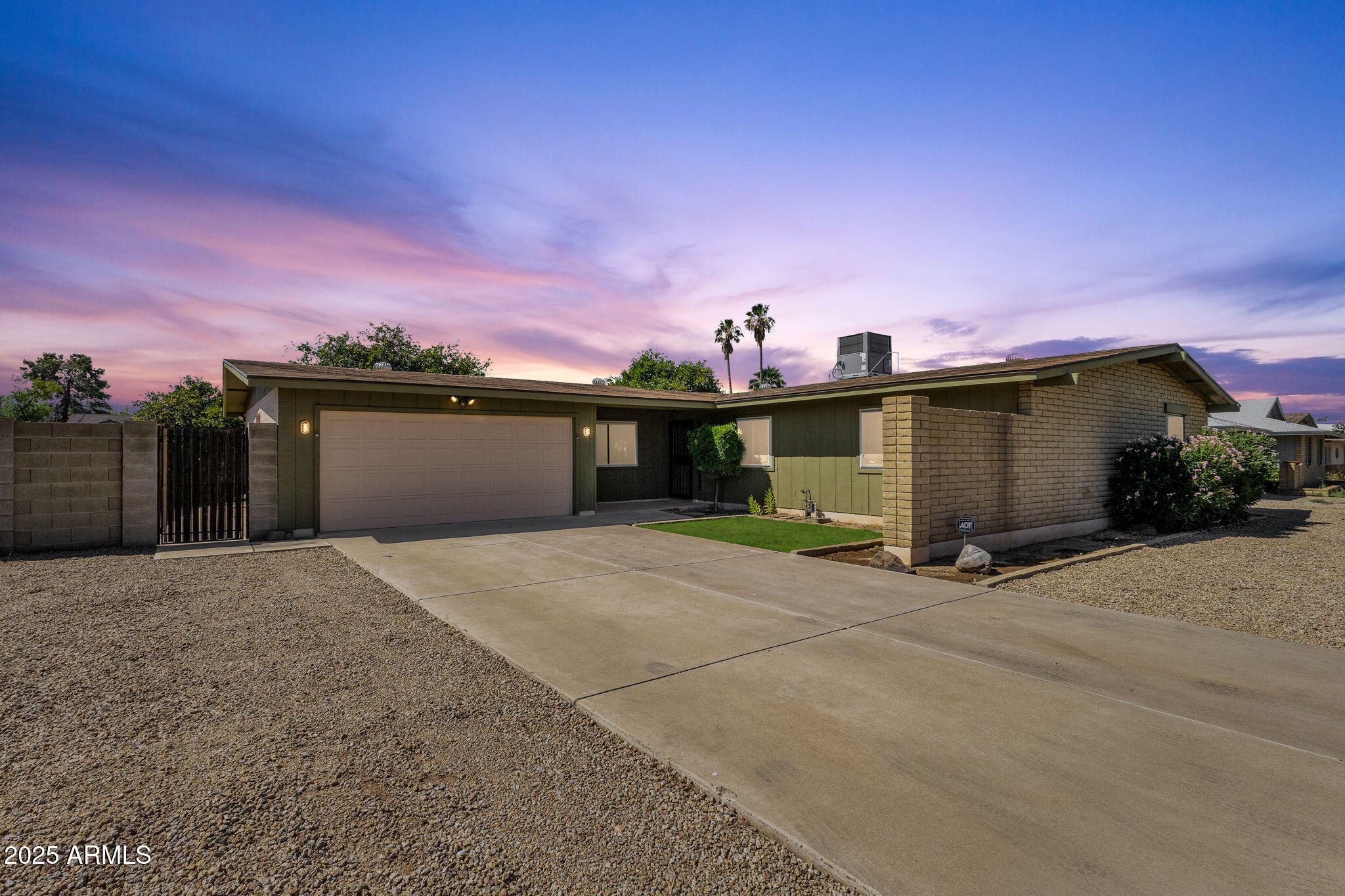 3537 West Shangri-la Road Phoenix, AZ 85029 - Photo 1 of 23 47-web-or-mls-3537-w-shangri-la-rd