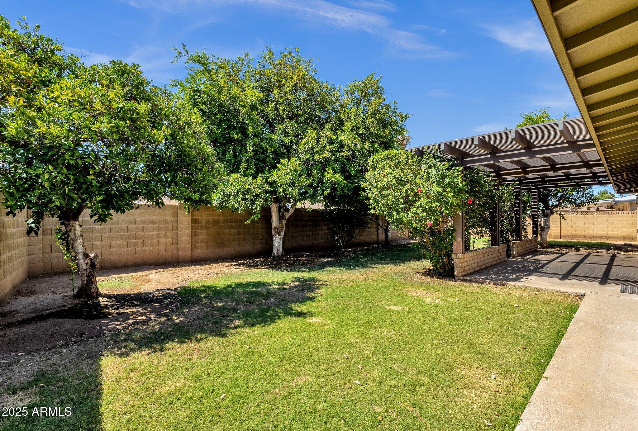 3537 West Shangri-la Road Phoenix, AZ 85029 - Photo 11 of 23 43-web-or-mls-3537-w-shangri-la-rd