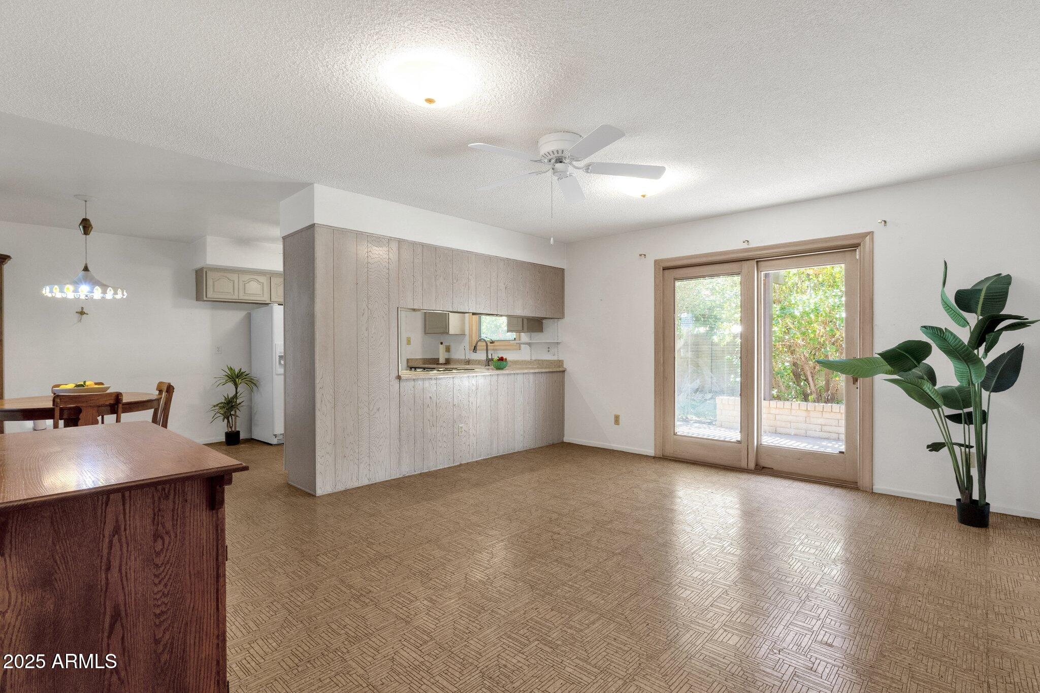 3537 West Shangri-la Road Phoenix, AZ 85029 - Photo 12 of 23 25-web-or-mls-3537-w-shangri-la-rd
