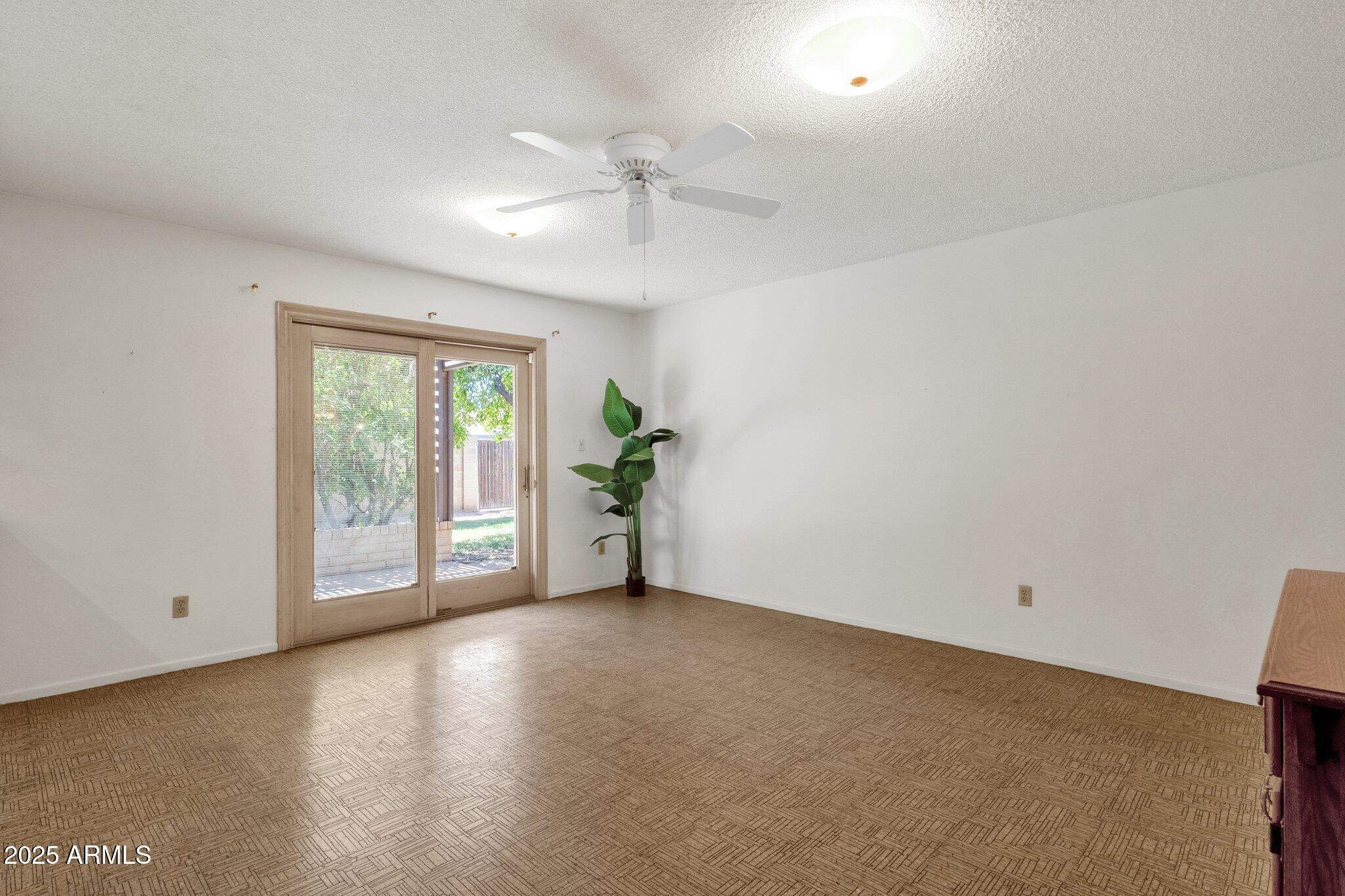 3537 West Shangri-la Road Phoenix, AZ 85029 - Photo 13 of 23 24-web-or-mls-3537-w-shangri-la-rd