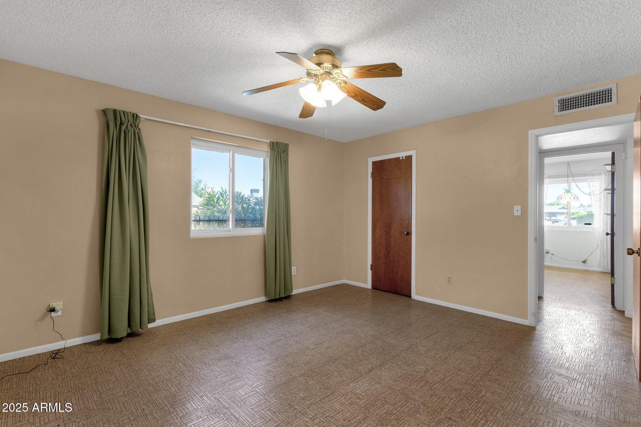 3537 West Shangri-la Road Phoenix, AZ 85029 - Photo 19 of 23 14-web-or-mls-3537-w-shangri-la-rd