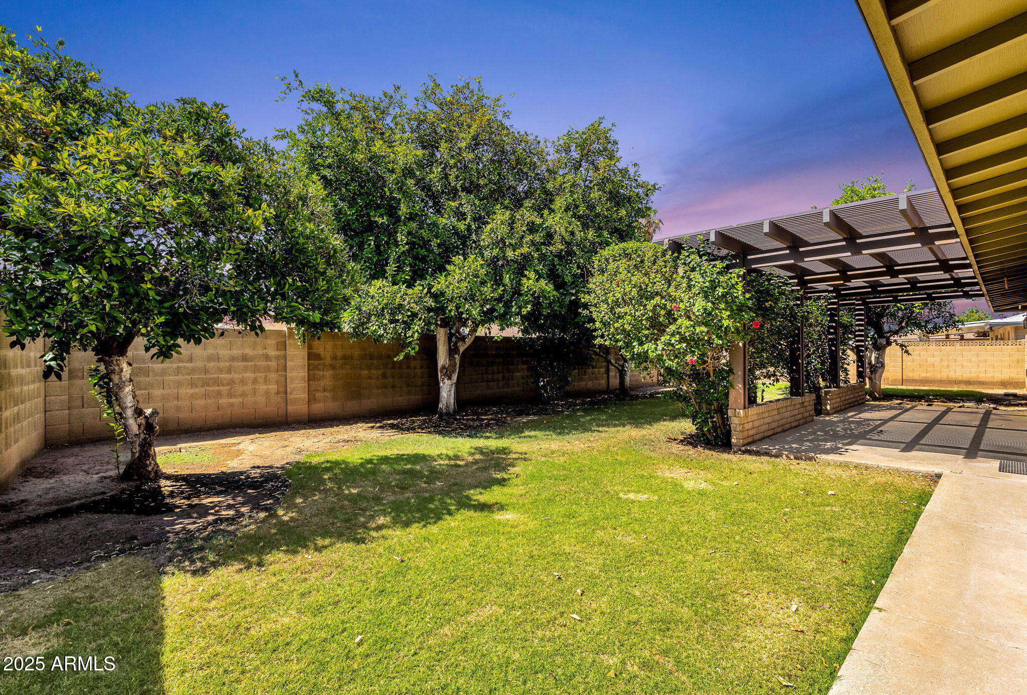 3537 West Shangri-la Road Phoenix, AZ 85029 - Photo 2 of 23 49-web-or-mls-3537-w-shangri-la-rd