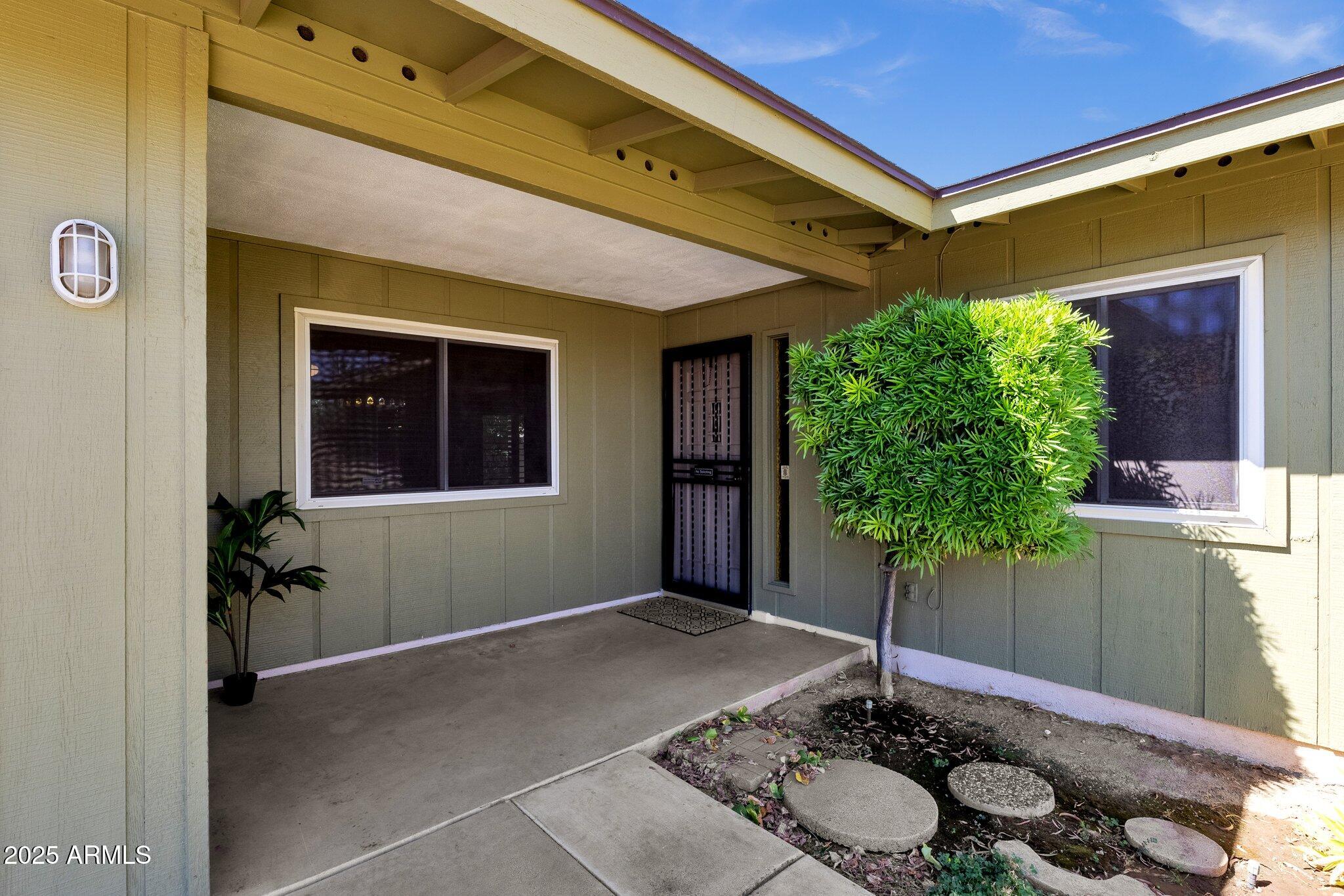 3537 West Shangri-la Road Phoenix, AZ 85029 - Photo 5 of 23 5-web-or-mls-3537-w-shangri-la-rd