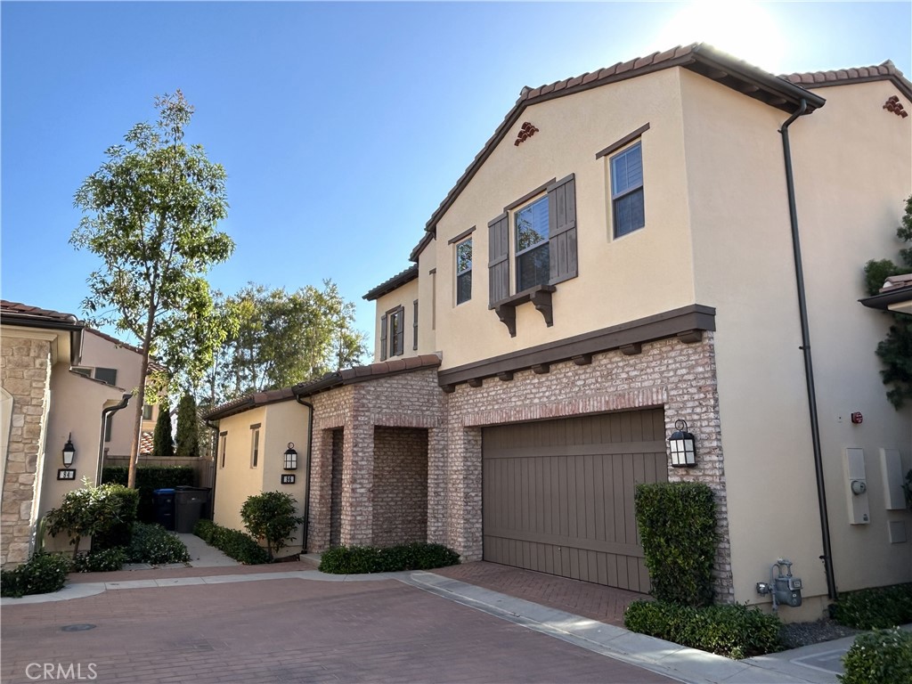 86 Meander Irvine, CA 92620 - Photo 2 of 33