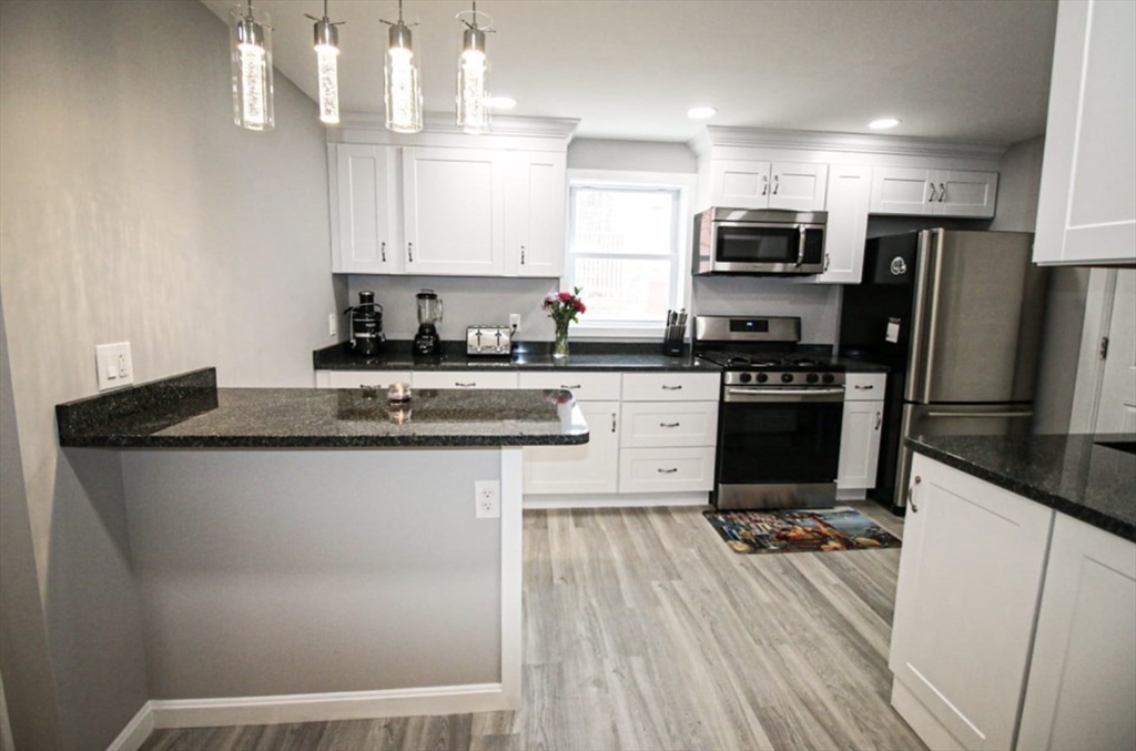 6 Bay View Avenue Lynn, MA 01902 - Photo 4 of 22