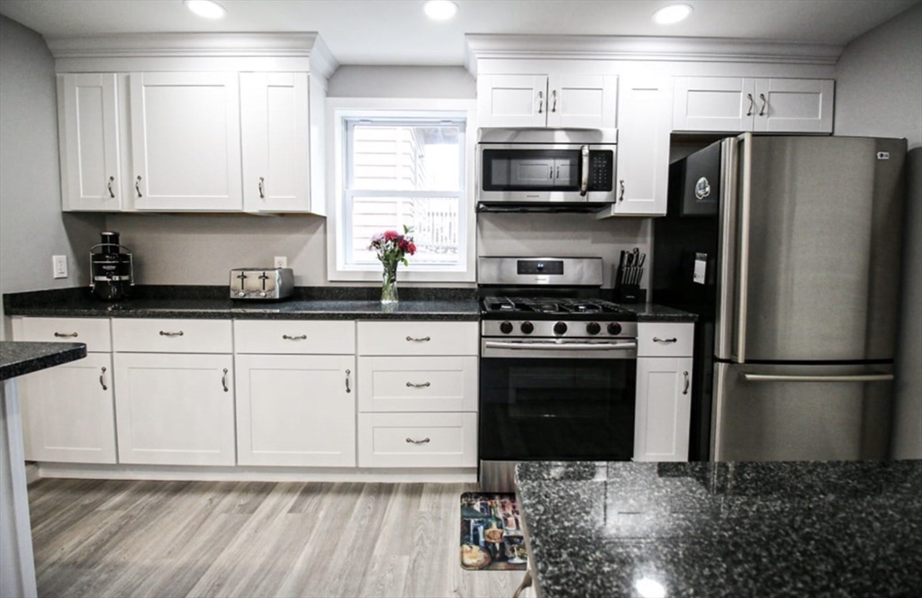 6 Bay View Avenue Lynn, MA 01902 - Photo 6 of 22