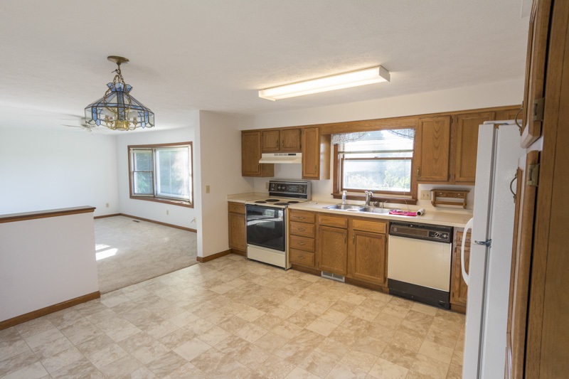 8464 South Schomberg Road Cedar, MI 49621 - Photo 3 of 24 1803858-2.JPG
