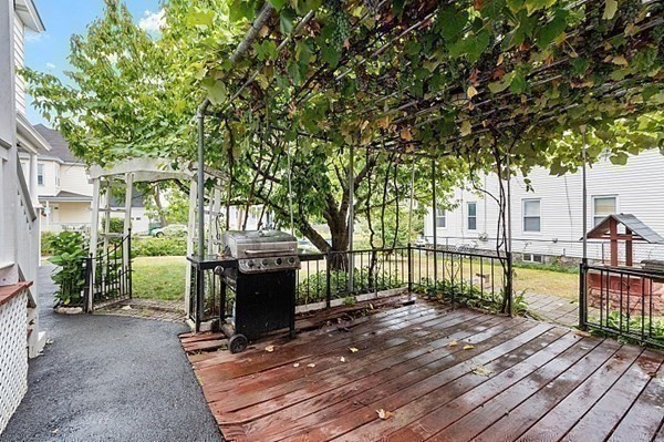 28 Bond Street Lowell, MA 01851 - Photo 38 of 42
