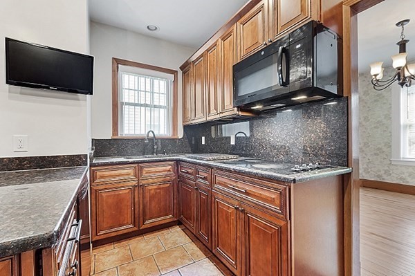 28 Bond Street Lowell, MA 01851 - Photo 4 of 42