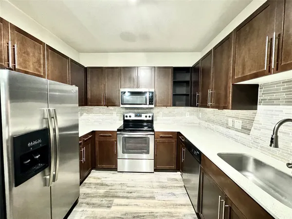 $2,074 | 3788 Richmond Avenue, Unit 1332, Houston, TX 77046