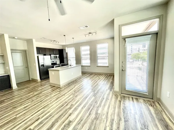 $2,089 | 3788 Richmond Avenue, Unit 1332, Houston, TX 77046