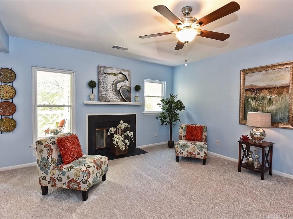 19901 Henderson Road, Unit J Cornelius, NC 28031 - Photo 4 of 24 Gallery Image 4