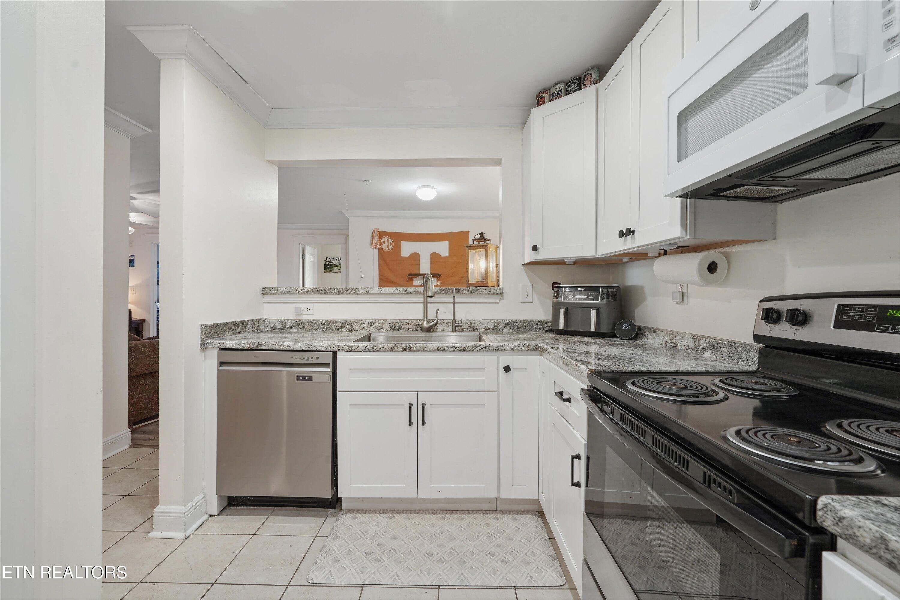 3700 Spruce Ridge Way, Unit 1922 Knoxville, TN 37920 - Photo 9 of 32 09-3700 Spruce Ridge Way #1922 20