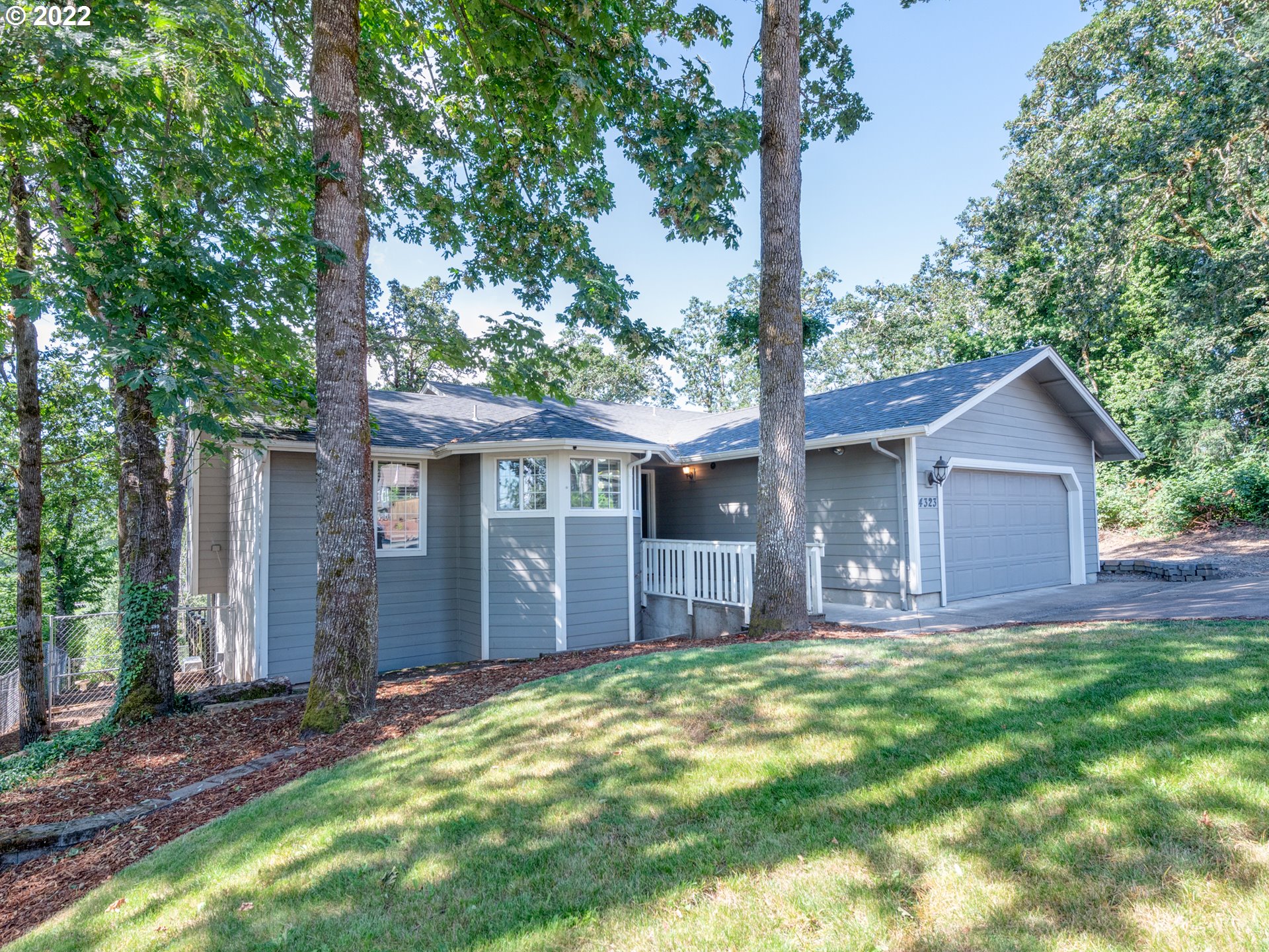 4323 Forsythia Street Springfield, OR 97478 - Photo 2 of 29