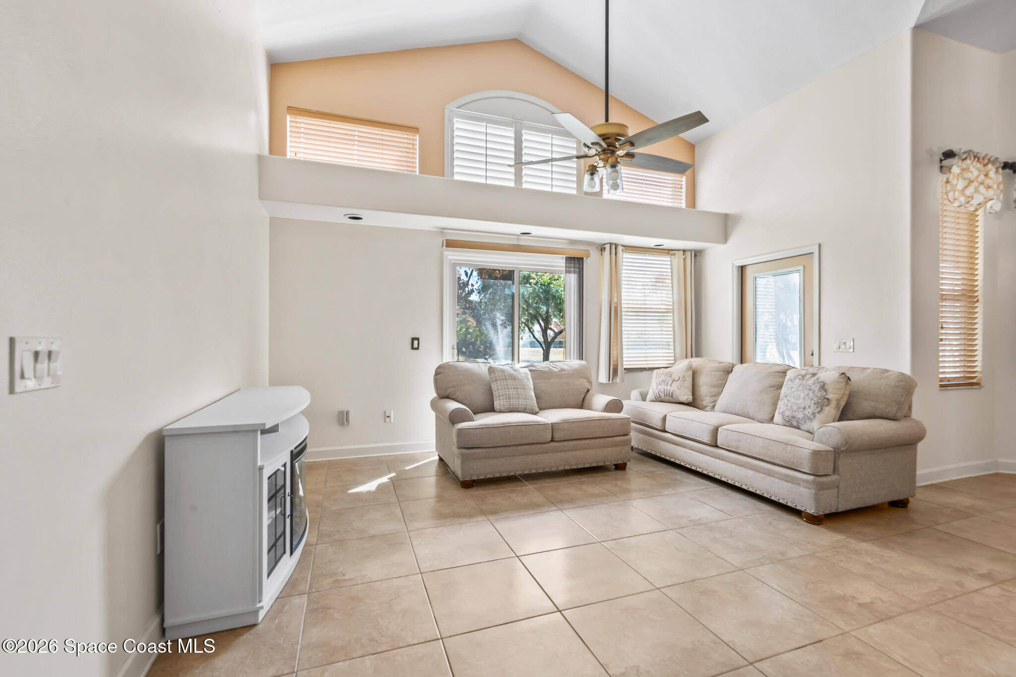 751 Lake Drive Melbourne, FL 32940 - Photo 12 of 33 Living Area