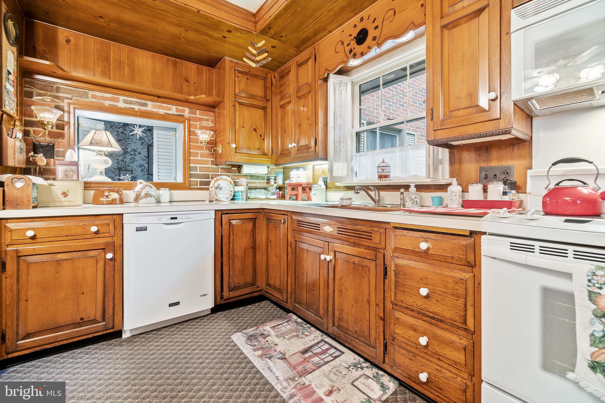 408 West Pearl Street Rising Sun, MD 21911 - Photo 13 of 39 Kitchen- pass thru to dining room.