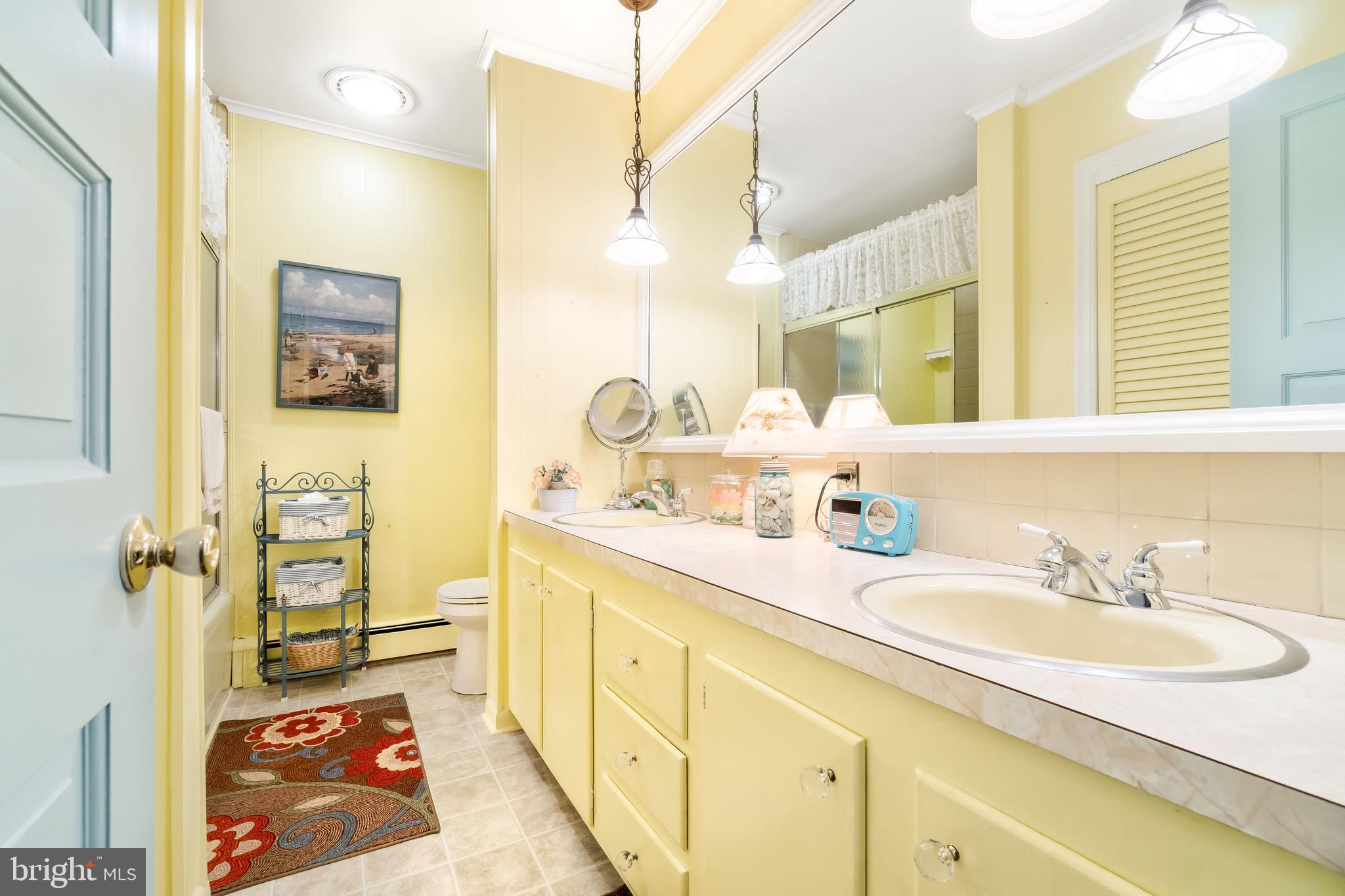 408 West Pearl Street Rising Sun, MD 21911 - Photo 24 of 39 Upper level hall bath.