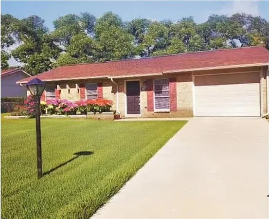 $2,400 | 127 Cooper Street, Cedar Hill, TX 75104