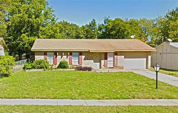 $2,400 | 127 Cooper Street, Cedar Hill, TX 75104