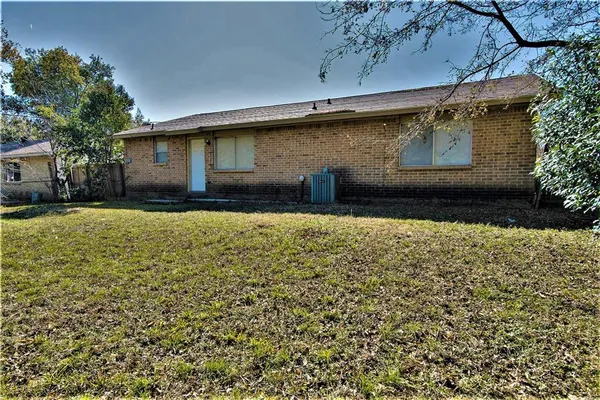 $2,400 | 127 Cooper Street, Cedar Hill, TX 75104