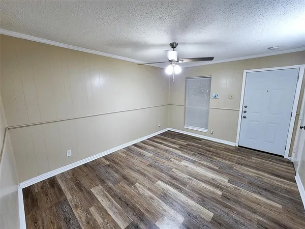 $2,400 | 127 Cooper Street, Cedar Hill, TX 75104