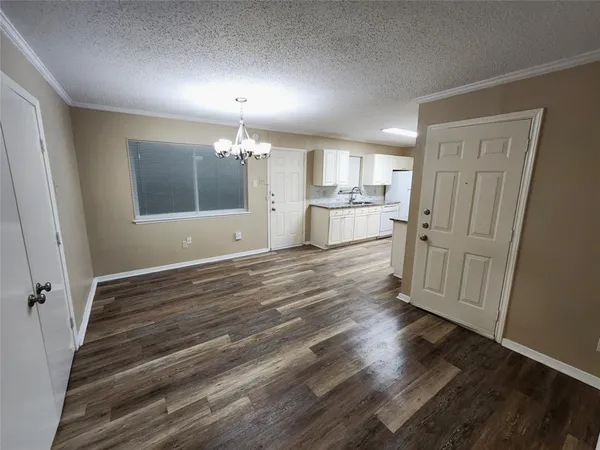 $2,400 | 127 Cooper Street, Cedar Hill, TX 75104