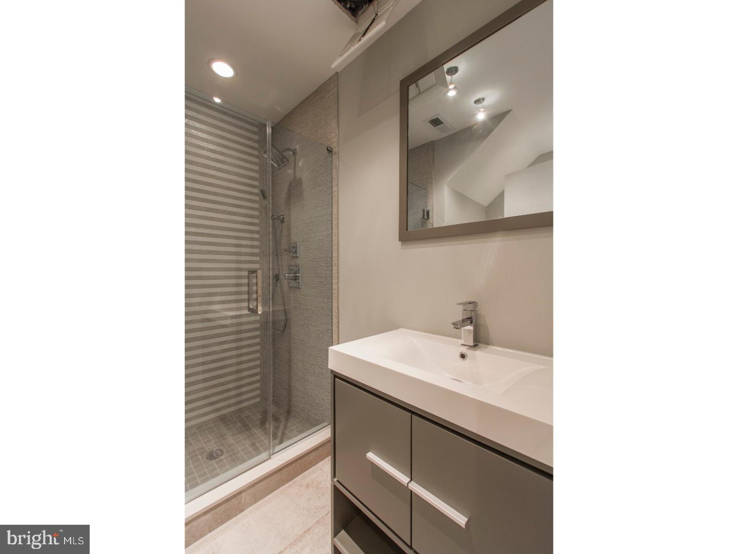 908 South 21st Street, Unit B Philadelphia, PA 19146 - Photo 10 of 19 Bedroom