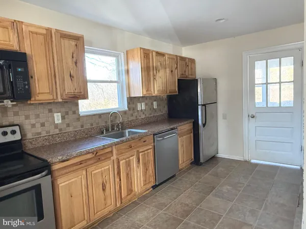 $259,000 | 143 Charles Lane, Louisa, VA 23093