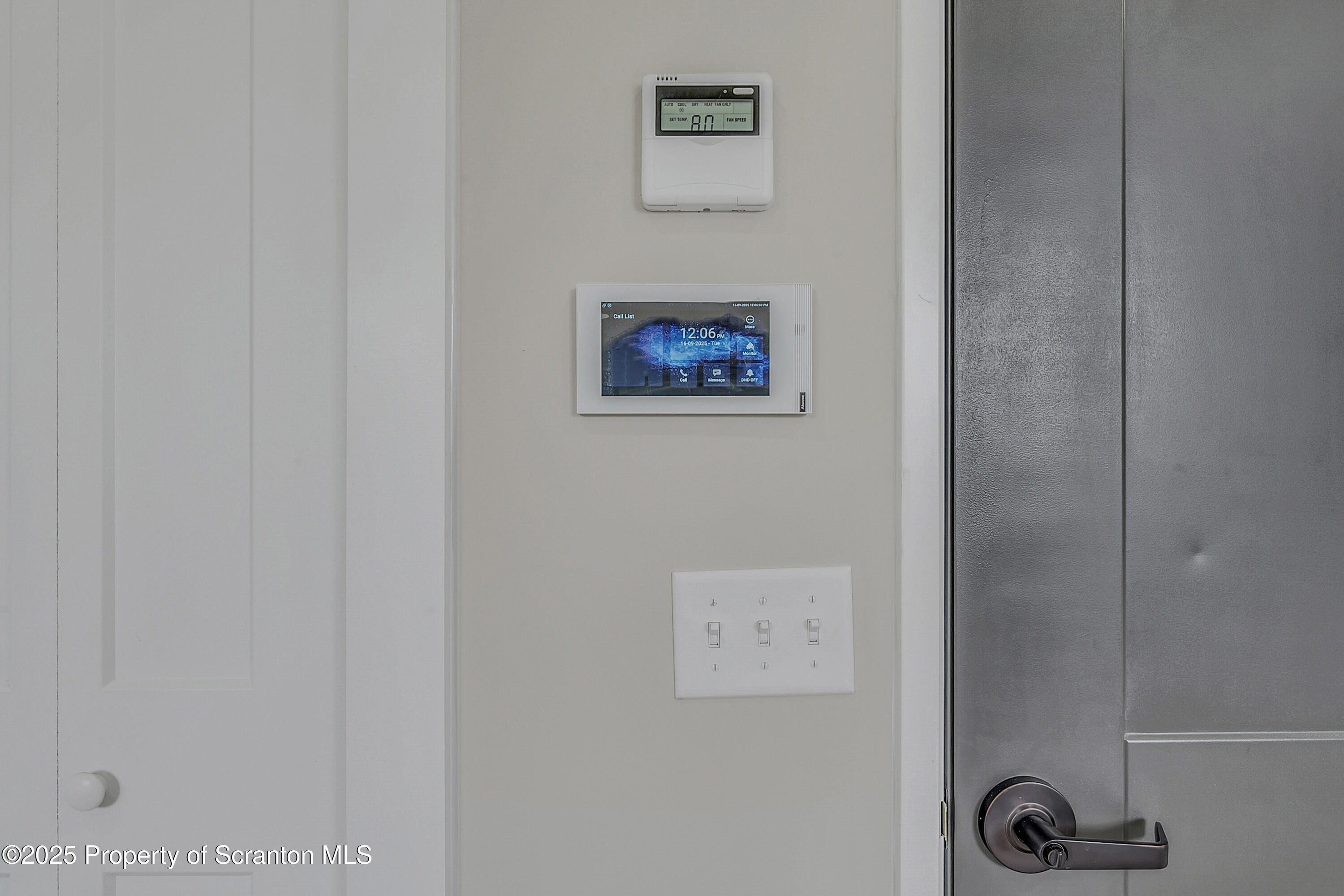 215 Hickory Street, Unit 8 Scranton, PA 18505 - Photo 5 of 18 a view of room